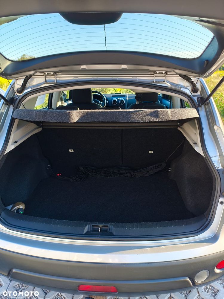Nissan Qashqai - 2