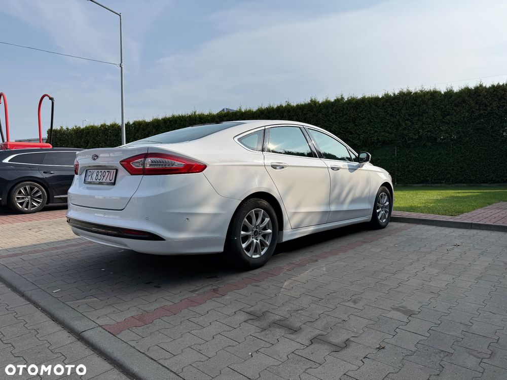 Ford Mondeo 2.0 Hybrid Titanium - 4
