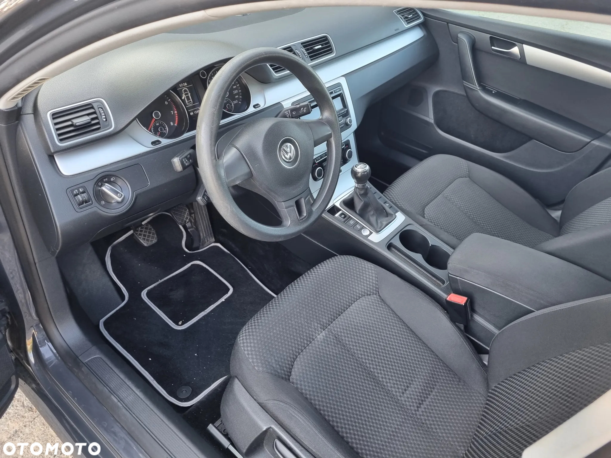 Volkswagen Passat 1.8 TSI Trendline - 5