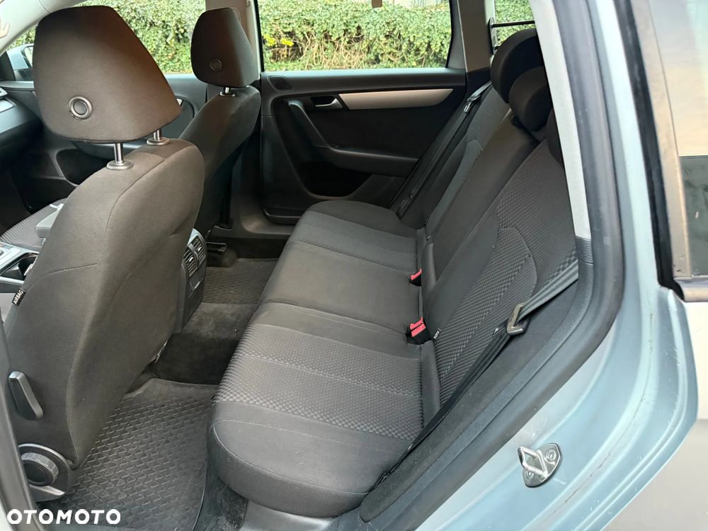 Volkswagen Passat 2.0 TDI DSG BlueMotion Technology Comfortline - 21