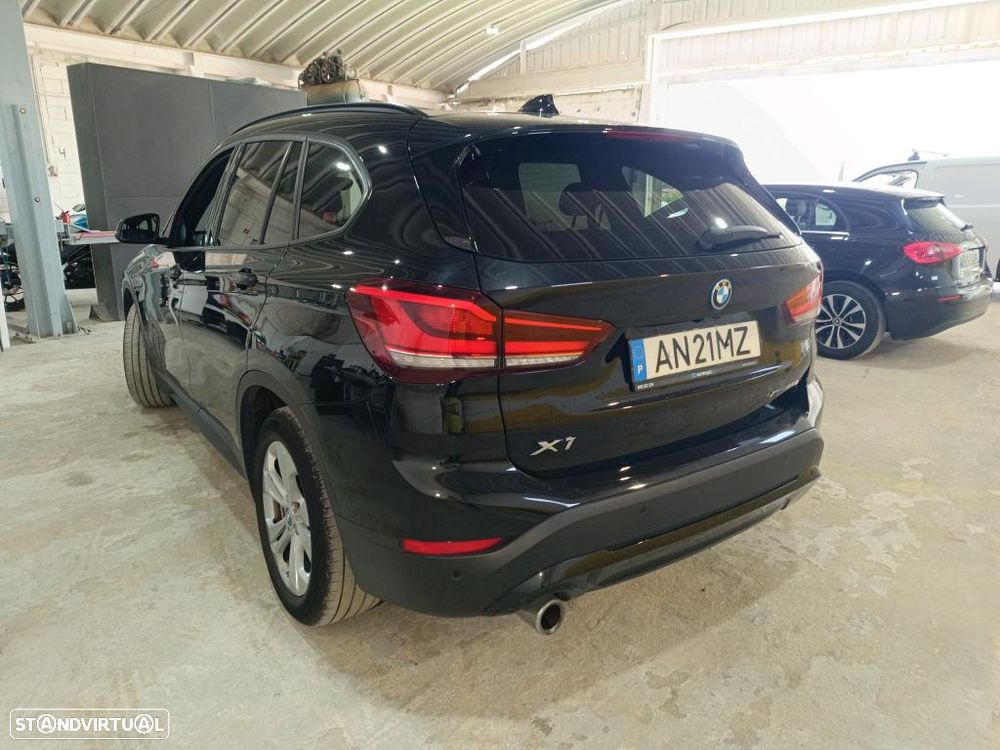 BMW X1 25 e xDrive Corporate Edition - 3