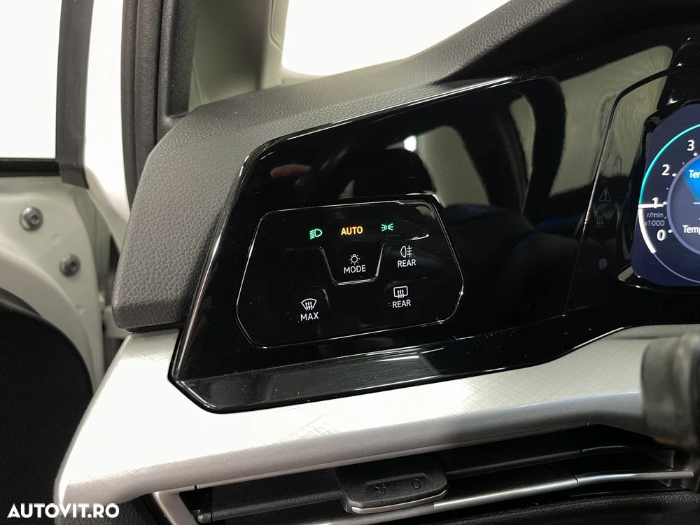 Volkswagen Golf 1.5 TSI ACT Life - 21