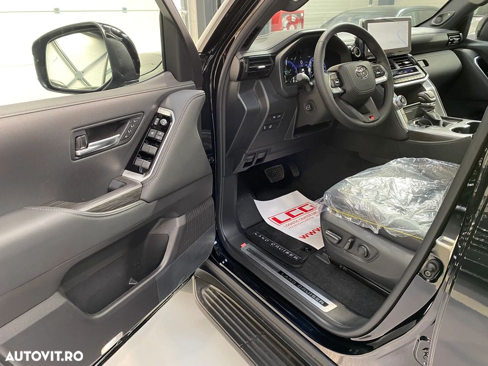 Toyota Land Cruiser 300 - 11