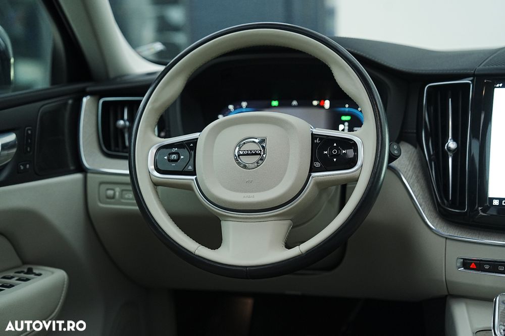 Volvo XC 60 Recharge T6 Twin Engine eAWD Inscription Expression - 12