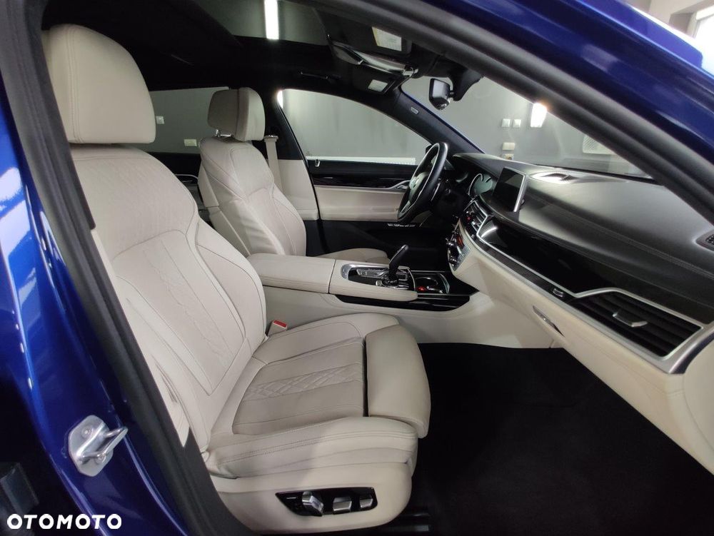 BMW Seria 7 750i - 18