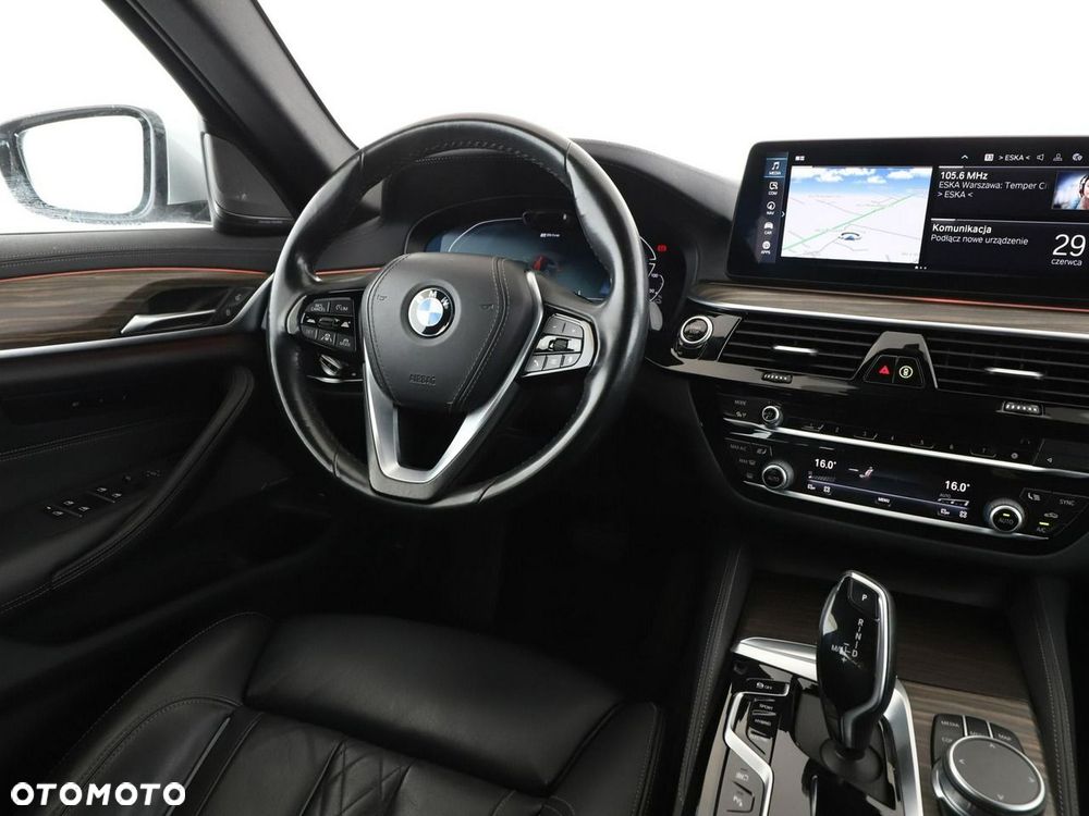 BMW Seria 5 530e xDrive Luxury Line - 18