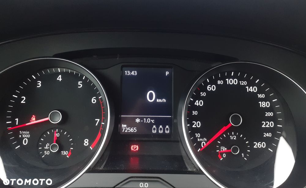 Volkswagen Passat - 10