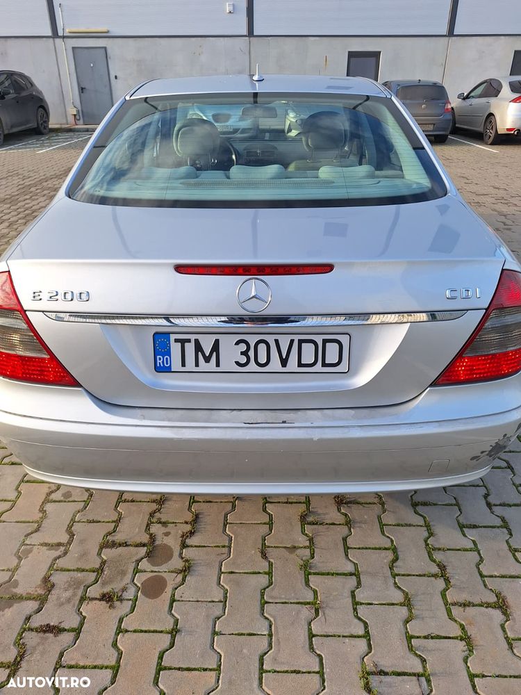 Mercedes-Benz E 200 CDI - 10