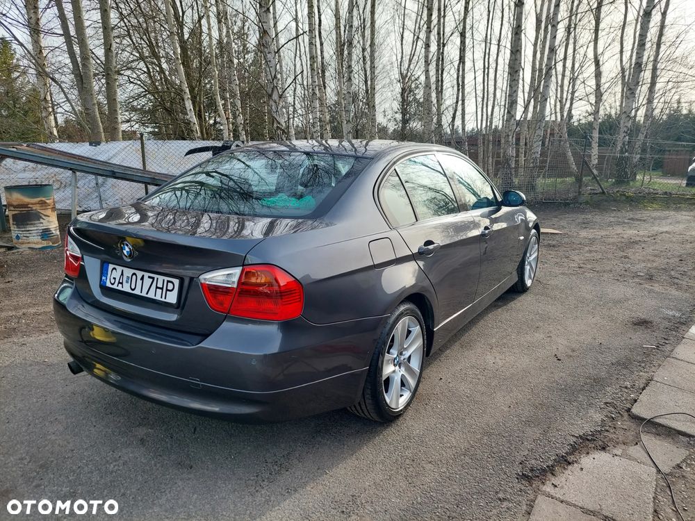 BMW Seria 3 320i - 4