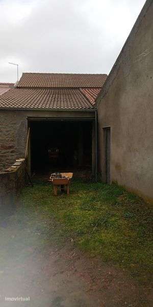 Vendo armazém  Paredes Robustas de Granito e telhado novo - Grande imagem: 3/6