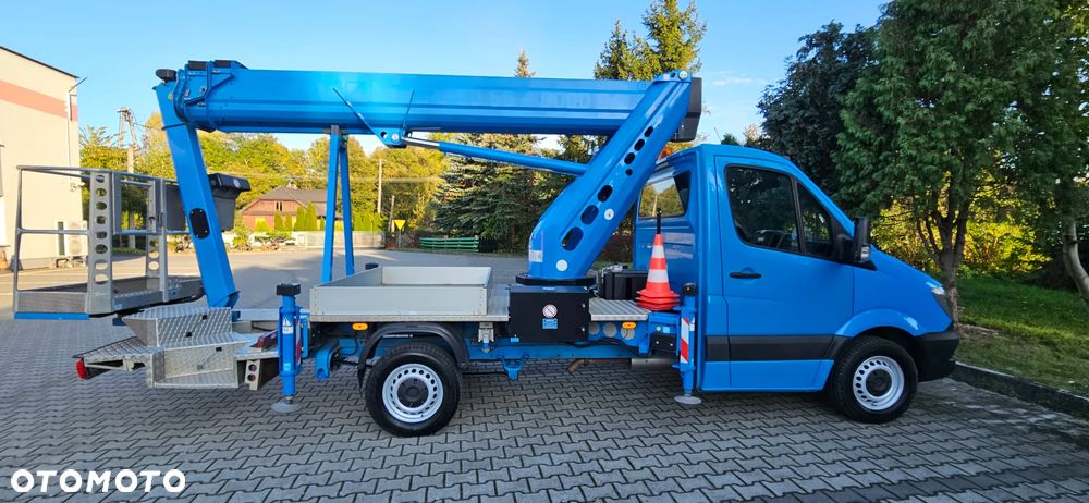 Mercedes-Benz Sprinter - 2