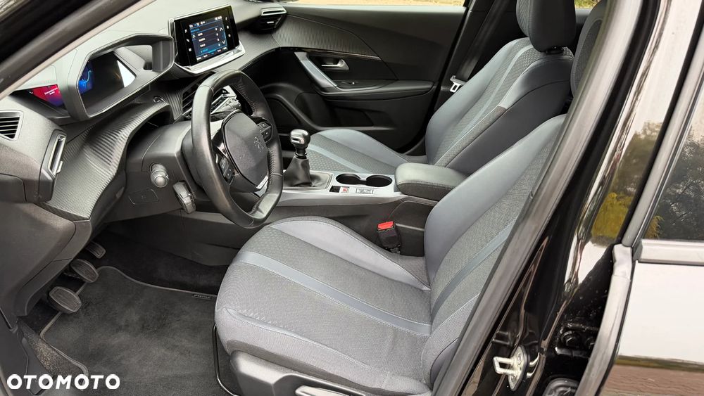 Peugeot 2008 1.2 PureTech Allure Pack S&S - 26