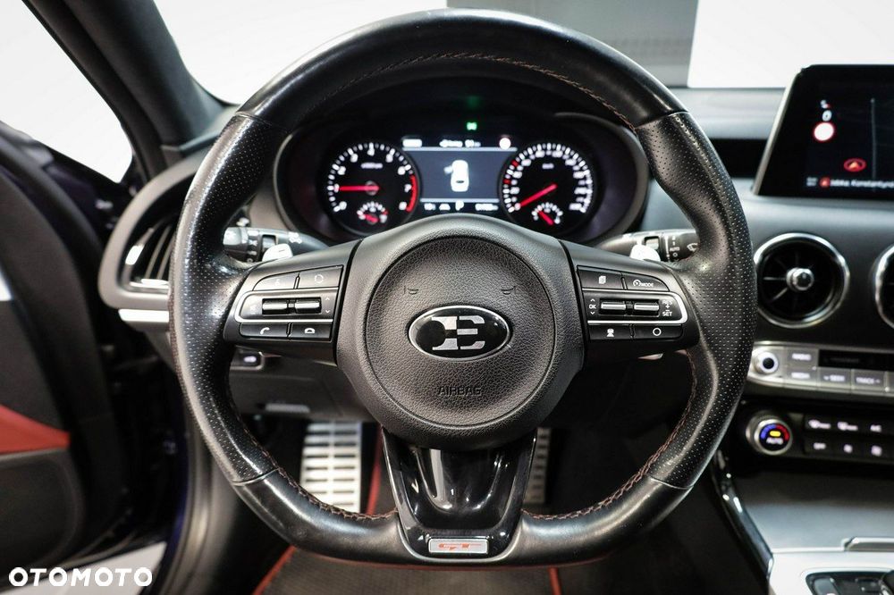 Kia Stinger - 26
