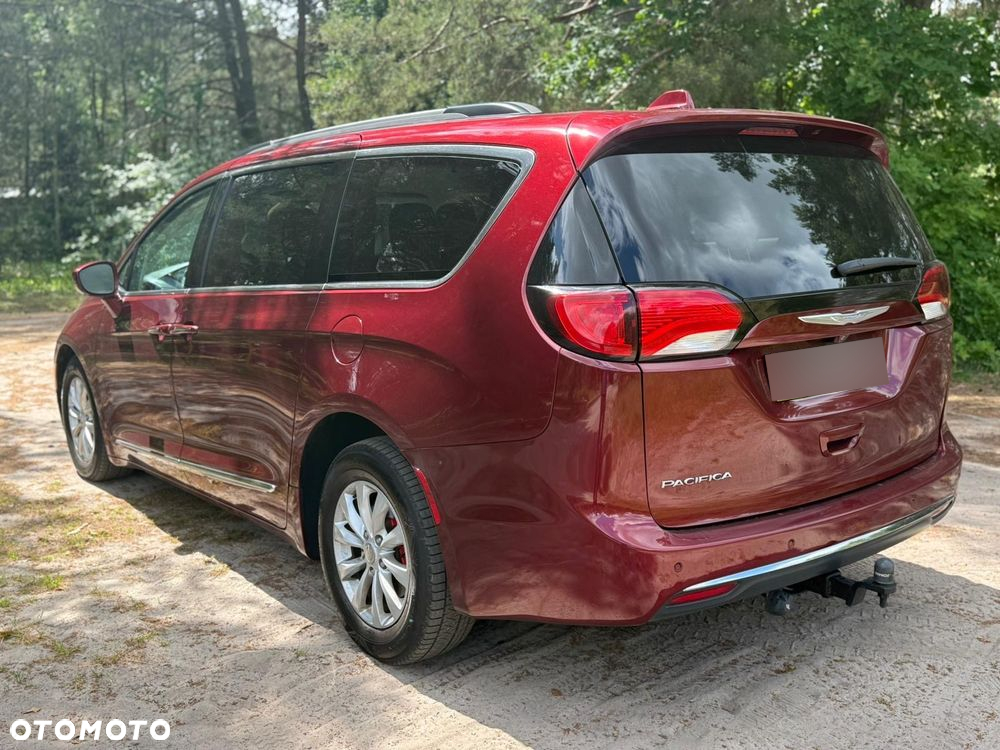 Chrysler Pacifica - 13