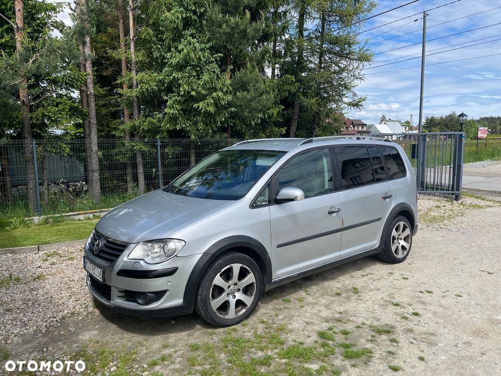 Volkswagen Touran 2.0 TDI DPF Cross - 2