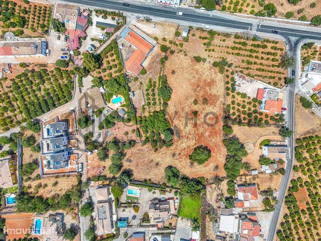 Terreno para construçäo de 8 moradias com piscina, cave e estaciona... - Grande imagem: 2/31