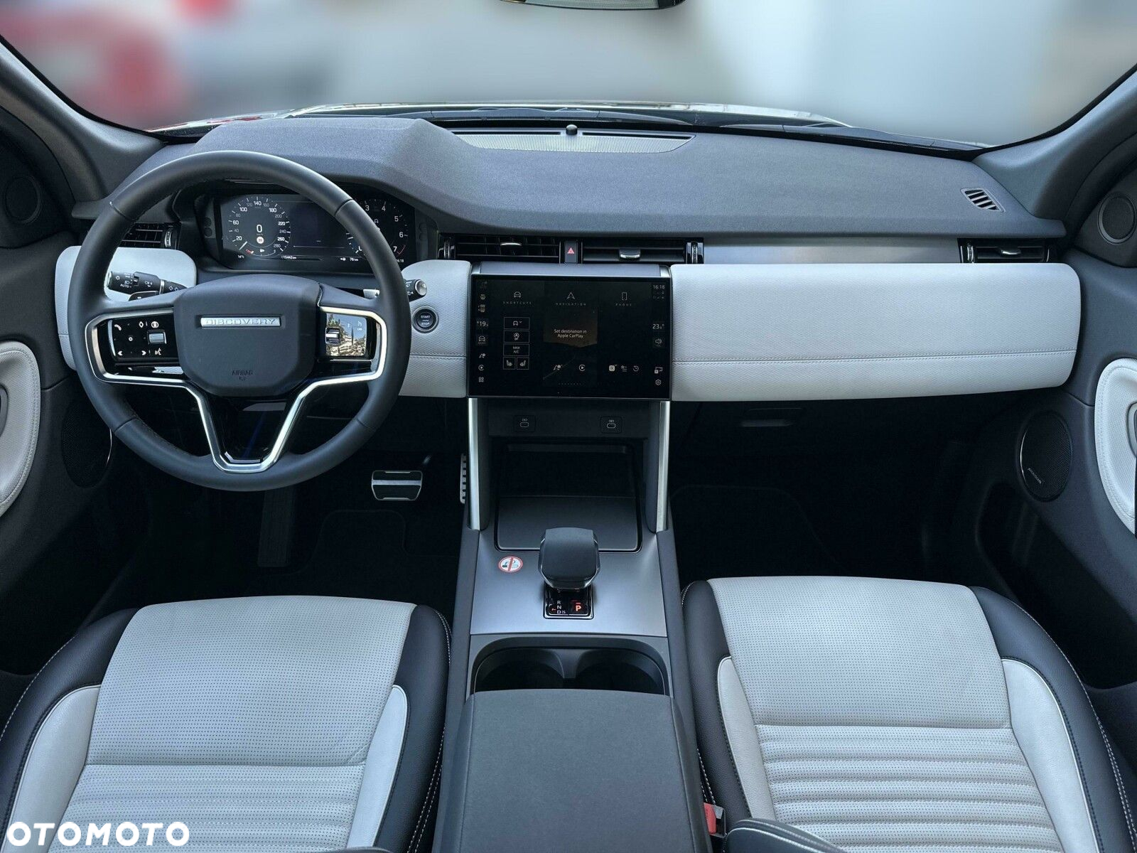 Land Rover Discovery Sport - 11