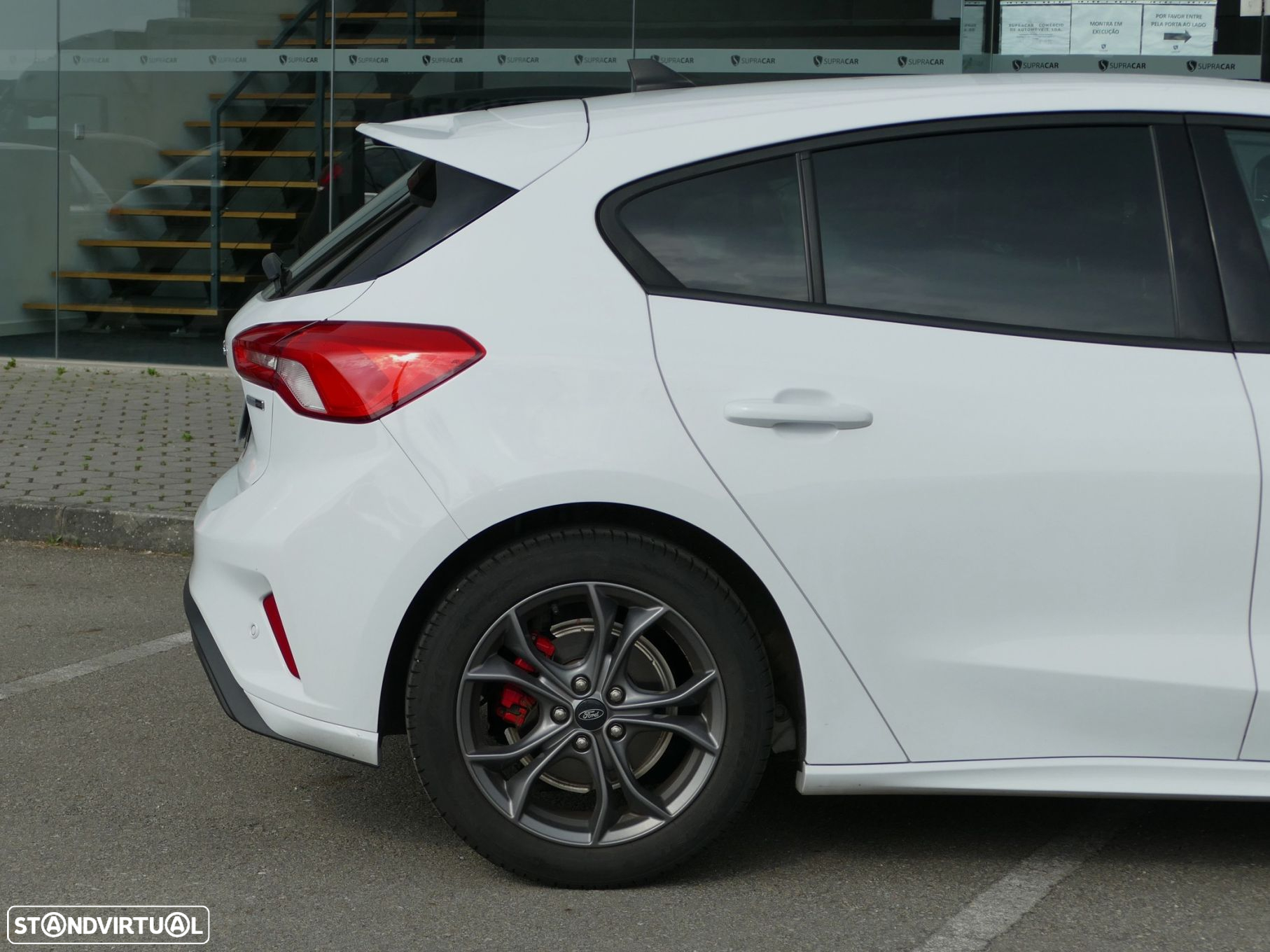 Ford Focus 1.0 EcoBoost MHEV ST-Line X - 13