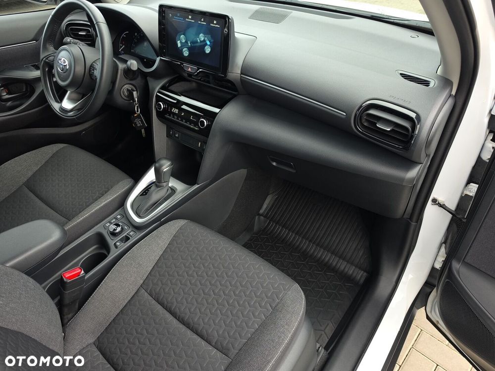 Toyota Yaris Cross Hybrid 1.5 Comfort 4x4 - 19