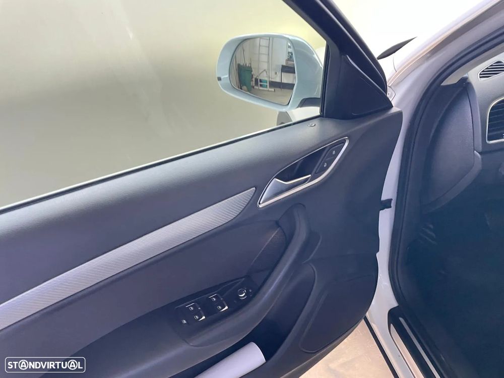 Audi Q3 2.0 TDI Design S tronic - 25