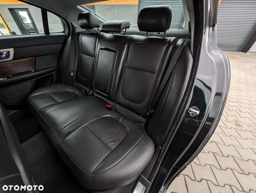 Jaguar XF 3.0 V6 S Luxury - 38