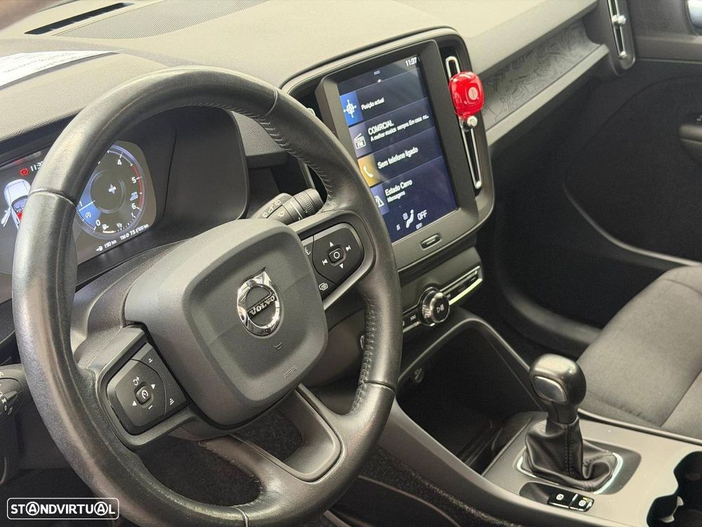 Volvo XC 40 2.0 D3 - 11
