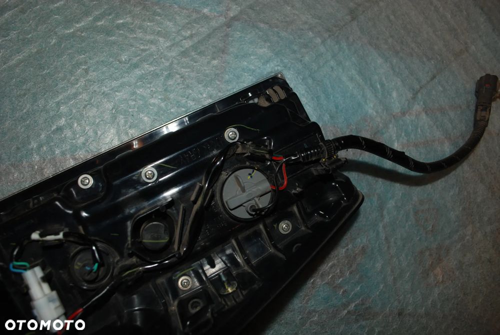 LAMPA TYŁ PRAWA ISUZU D-MAX III 2020- KOITO 220-8R006 LED - 6