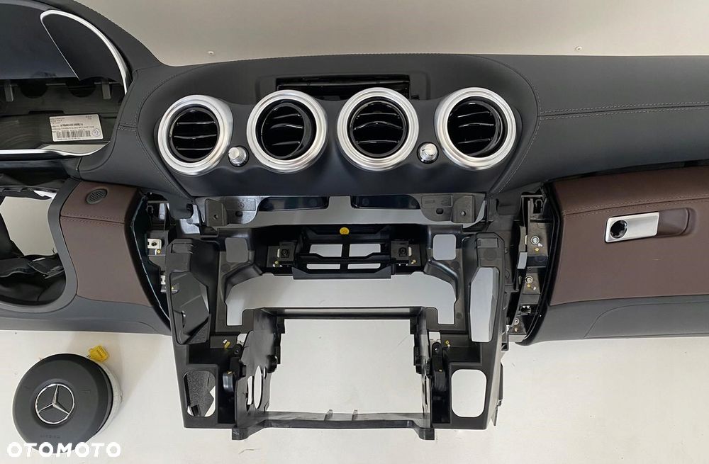 MERCEDES KONSOLA DESKA AMG GT S 190 LIFT 2020 NOWA - 2