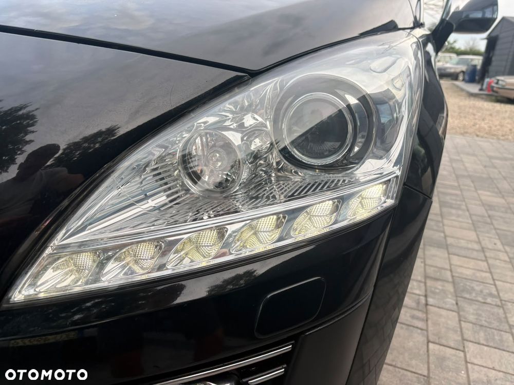 Peugeot 3008 Hybrid4 - 12