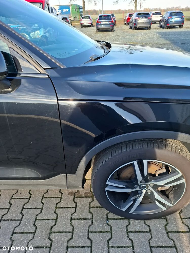 Volvo XC40 zderzak tyl kod lakieru 019 - 20