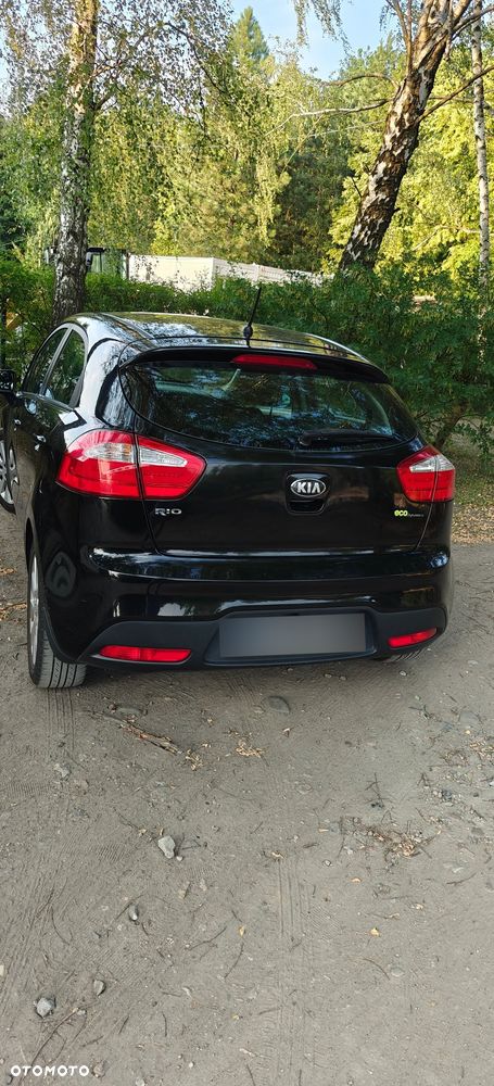Kia Rio - 4