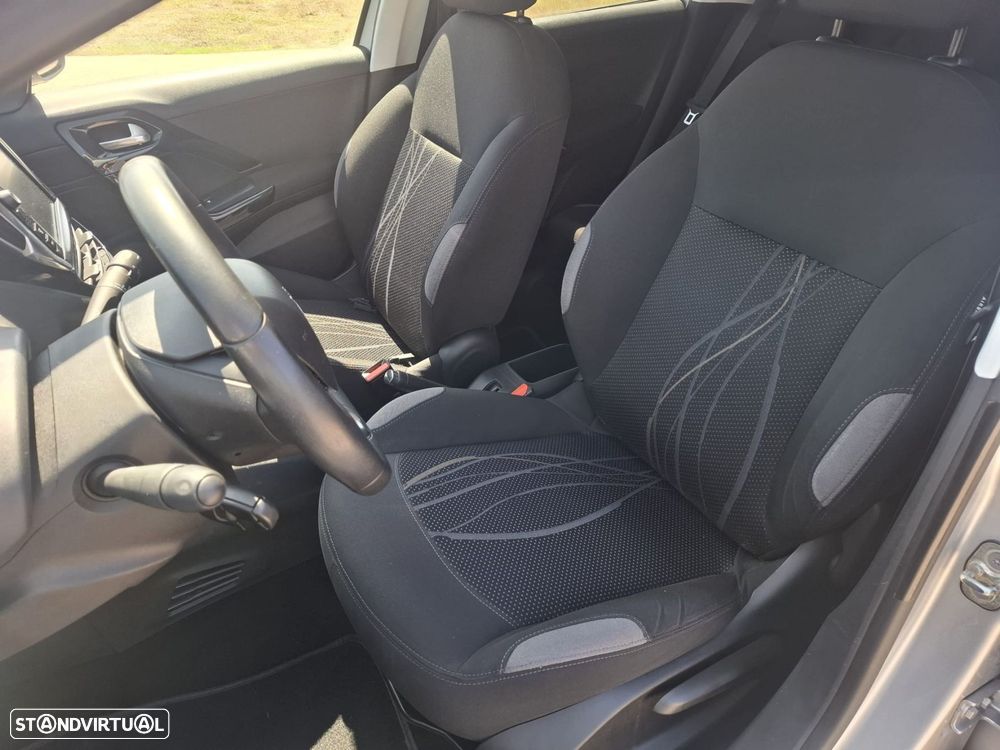 Peugeot 208 1.2 PureTech Active - 20