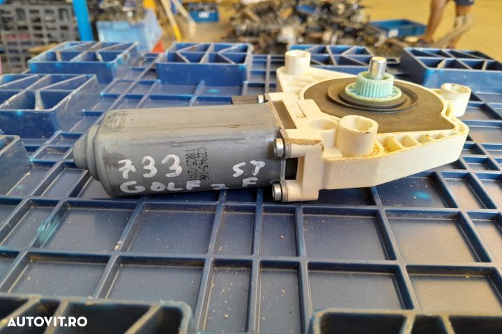 Motoras macara geam fata stanga 5Q4959801B Volkswagen VW Golf 7 [2012 - 3