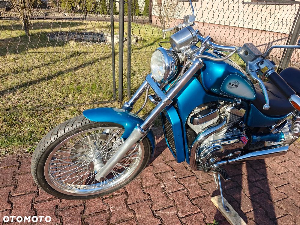 Suzuki Intruder - 13
