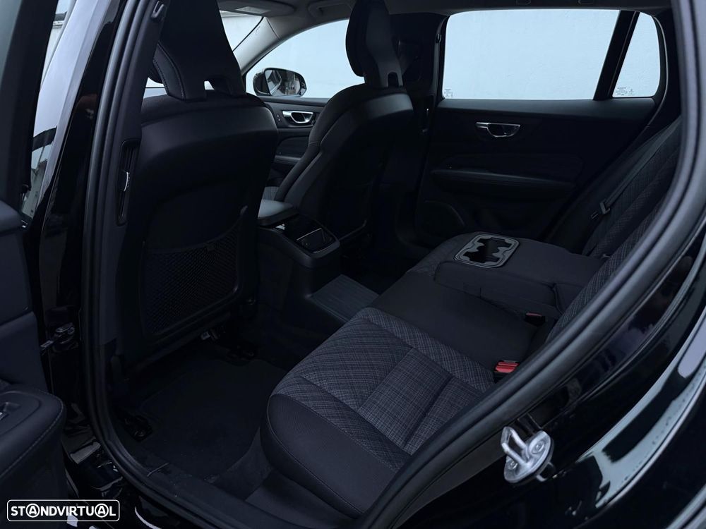 Volvo V60 2.0 T6 AWD TE Essential - 21