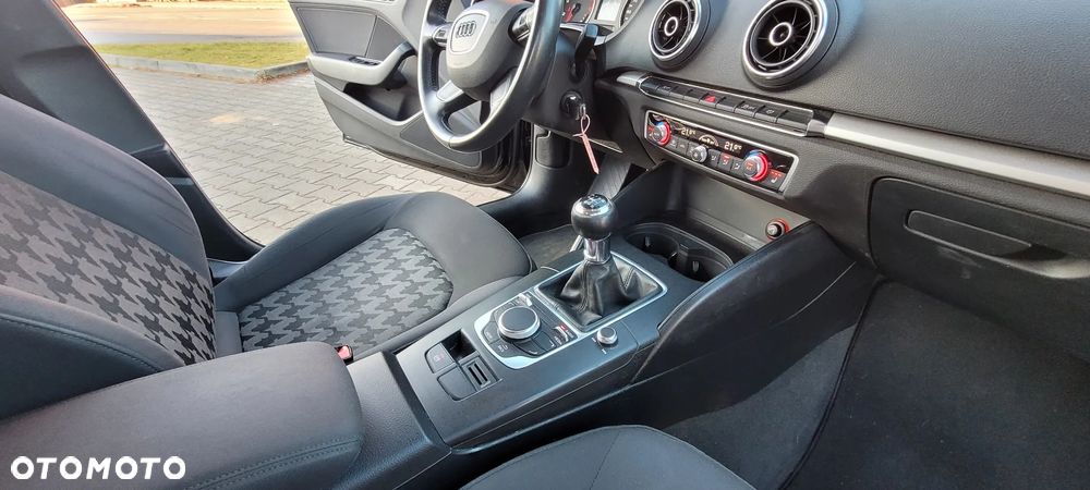 Audi A3 Sportback 1.2 TFSI Ambiente - 15