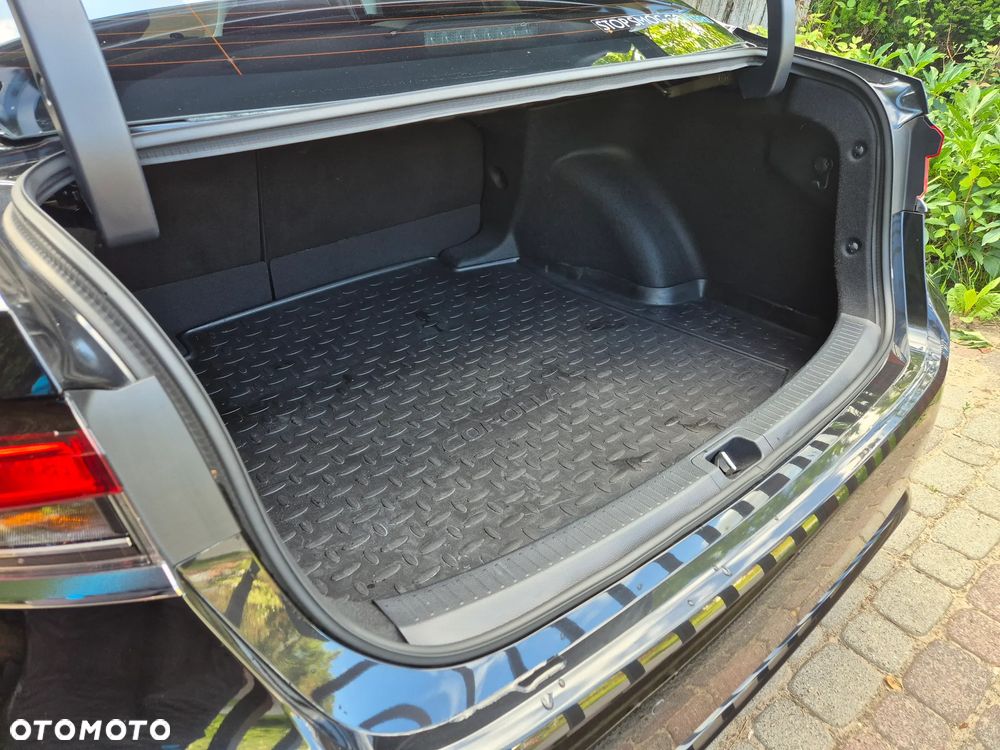 Toyota Corolla 1.8 Hybrid Comfort - 12