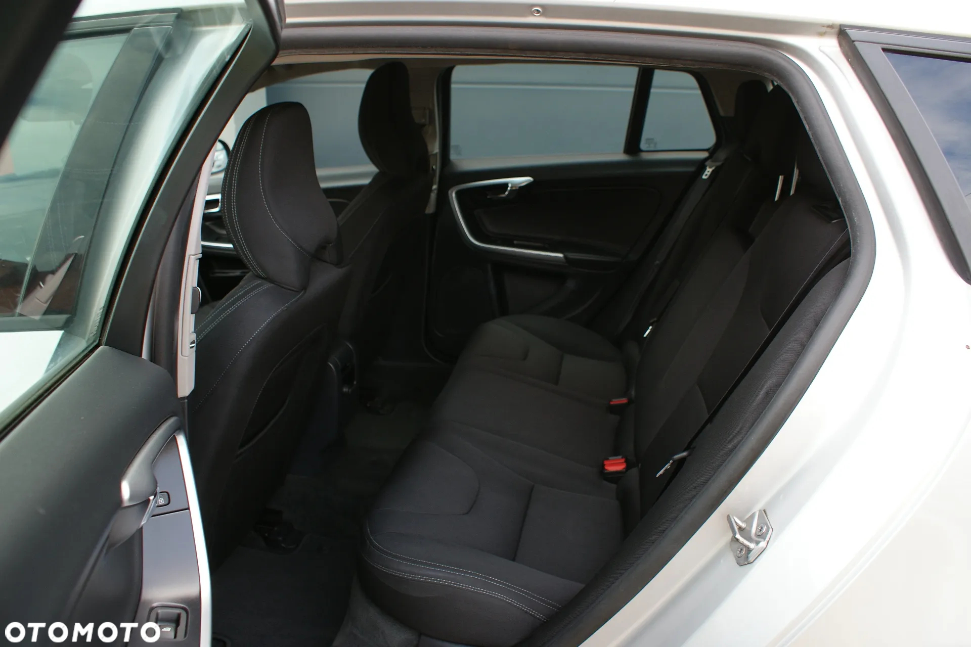 Volvo V60 D2 Drive-E Momentum - 8