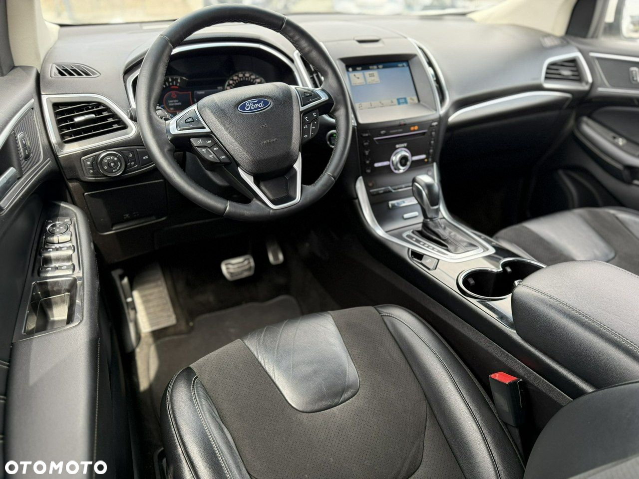 Ford Edge 2.0 TDCi Bi-Turbo 4x4 ST-LINE - 12