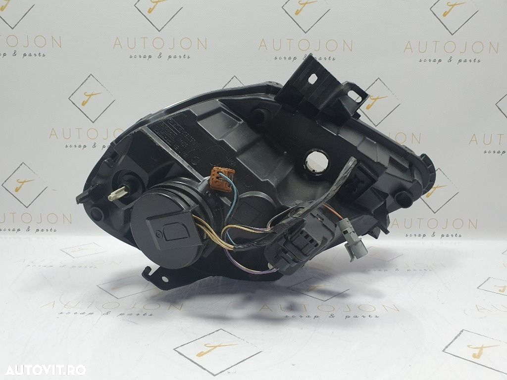 Far  stanga RENAULT KANGOO KC0/1_ 1997 - > 1.5 dCi K9K 700, K9K 704  8200236591 - 2