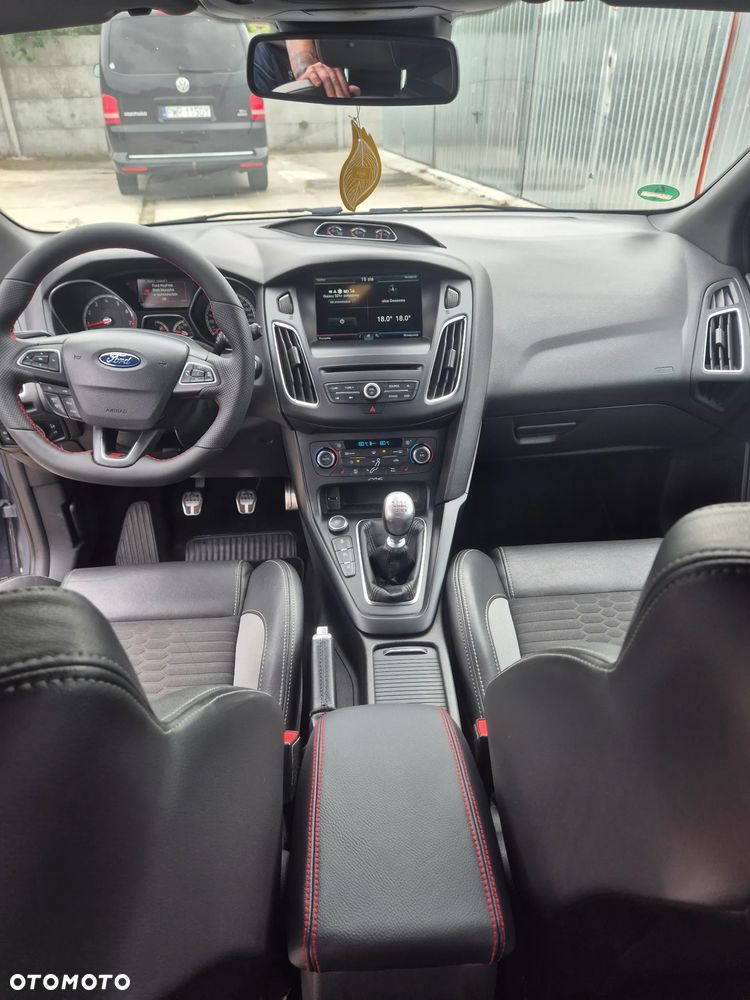 Ford Focus - 17