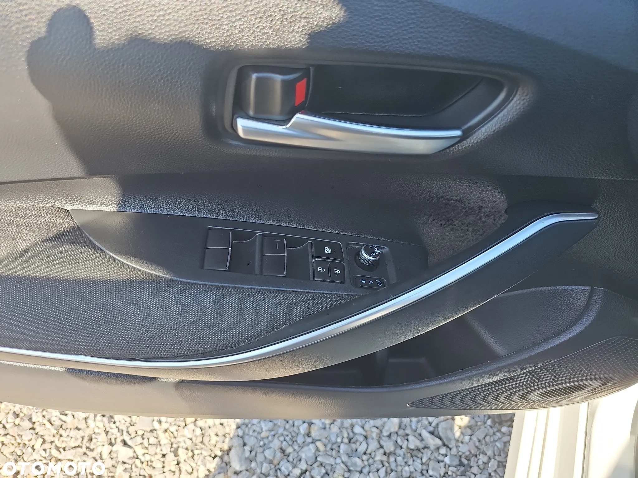 Toyota Corolla 1.8 Hybrid Comfort - 13