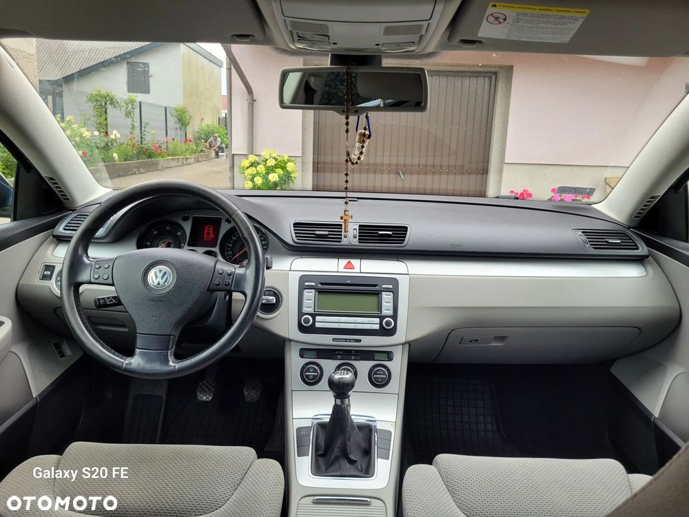 Volkswagen Passat 2.0 TDI Trendline - 15