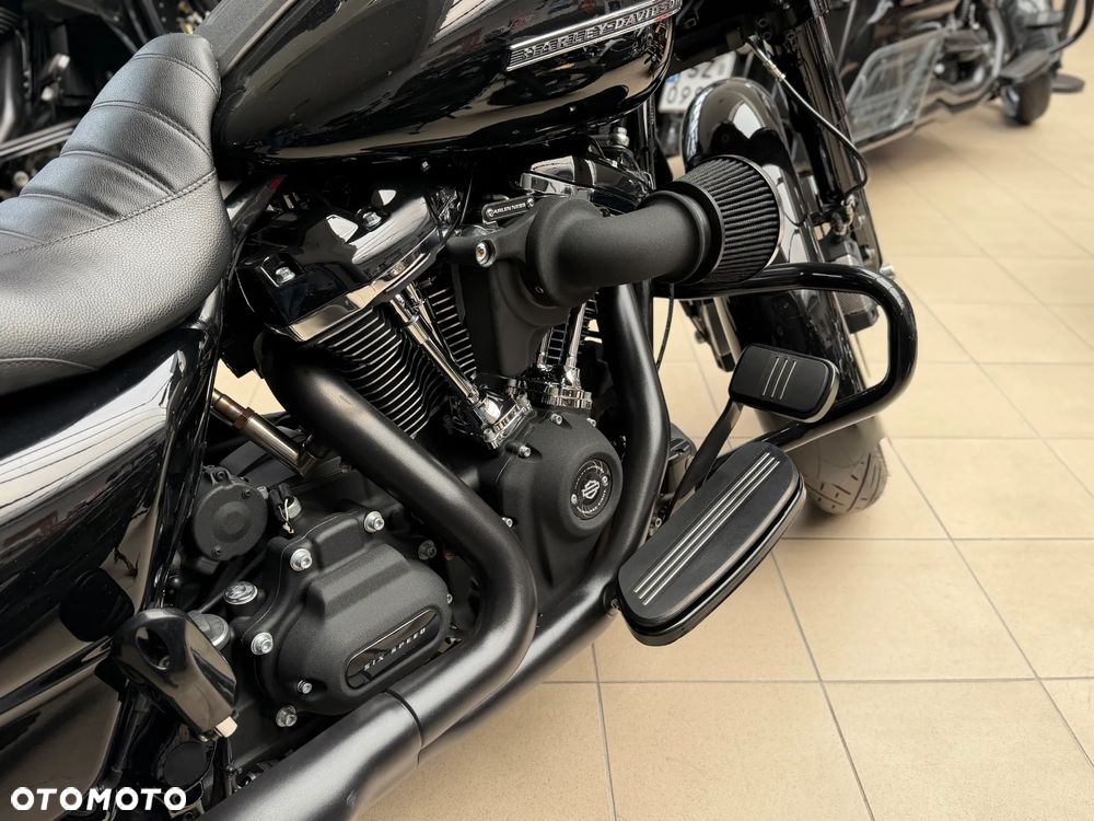 Harley-Davidson Touring Street Glide - 18