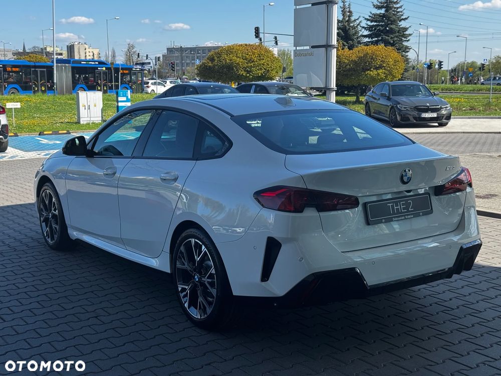 BMW Seria 2 220i mHEV - 5