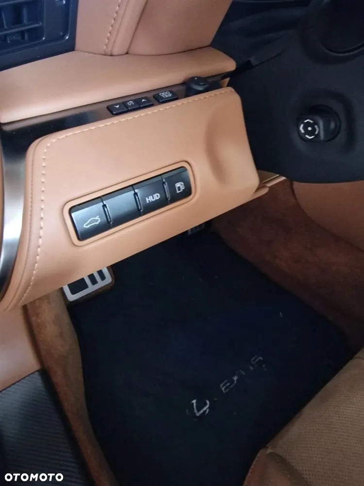 Lexus LC 500 Superturismo - 15
