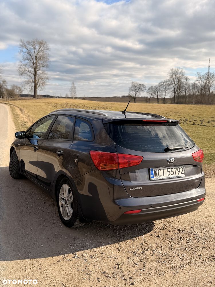 Kia Ceed - 4