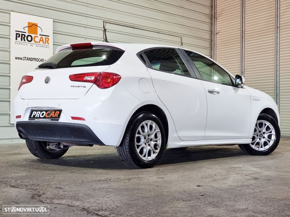 Alfa Romeo Giulietta - 2