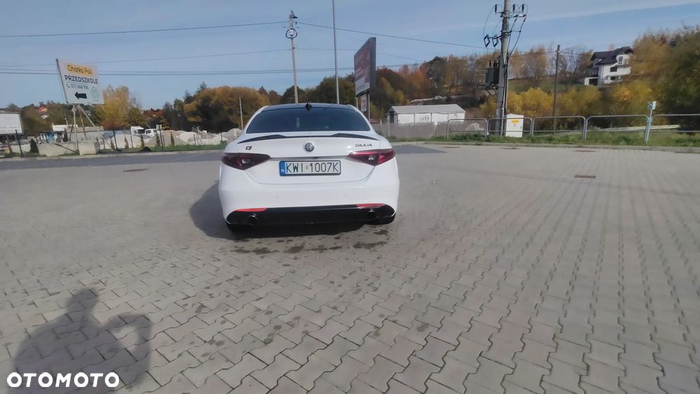 Alfa Romeo Giulia 2.0 Turbo 16V AT8-Q4 Tributo Italiano - 6