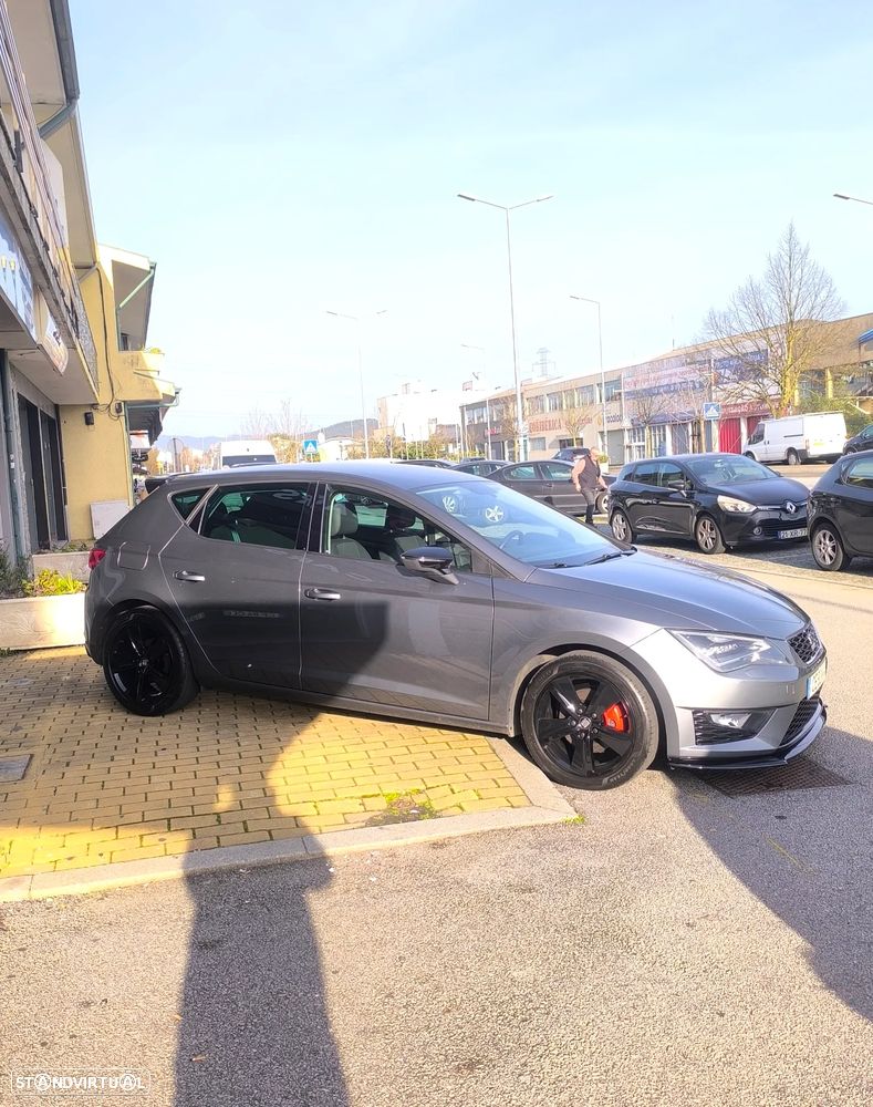 SEAT Leon 2.0 TDI DPF S&S FR - 4